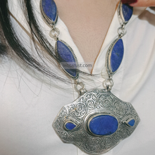 Load image into Gallery viewer, Vintage Blue Lapis Lazuli Stone Necklace
