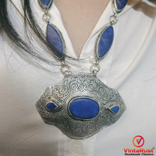 Load image into Gallery viewer, Vintage Blue Lapis Lazuli Stone Necklace
