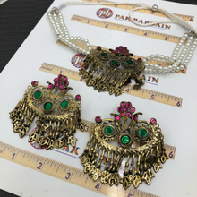 Load image into Gallery viewer, Pink and Green Flower Jewelry Set
