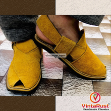 Load image into Gallery viewer, Handmade Suede Leather Norozi Men&#39;s Chappal
