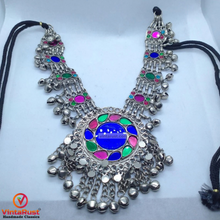 Load image into Gallery viewer, Tribal Pendant Necklace With Glass Stones
