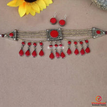 Load image into Gallery viewer, Kuchi Choker With Stones and Earrings Jewelry Set
