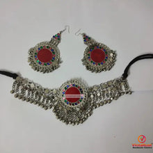 Load image into Gallery viewer, Tribal Vintage Headpiece Matha Patti and Earring Jewelry Set
