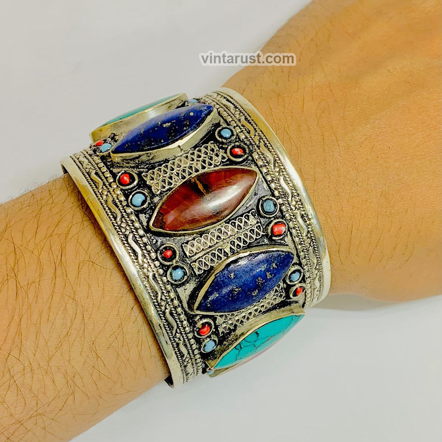 Multicolor Stone Bracelet Inlaid With Small Beads