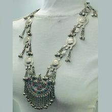 Load image into Gallery viewer, Nomadic Long Pendant Necklace With Bells
