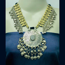 Load image into Gallery viewer, Nomadic Turkmen Necklace With Dangling Bells
