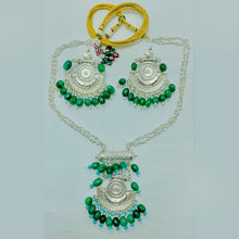 Load image into Gallery viewer, Oxidized Silver Jewelry Set With Green Stones
