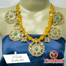 Load image into Gallery viewer, Pearls Stones Vintage Necklace
