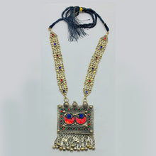 Load image into Gallery viewer, Pure Vintage Long Chain Pendant Necklace
