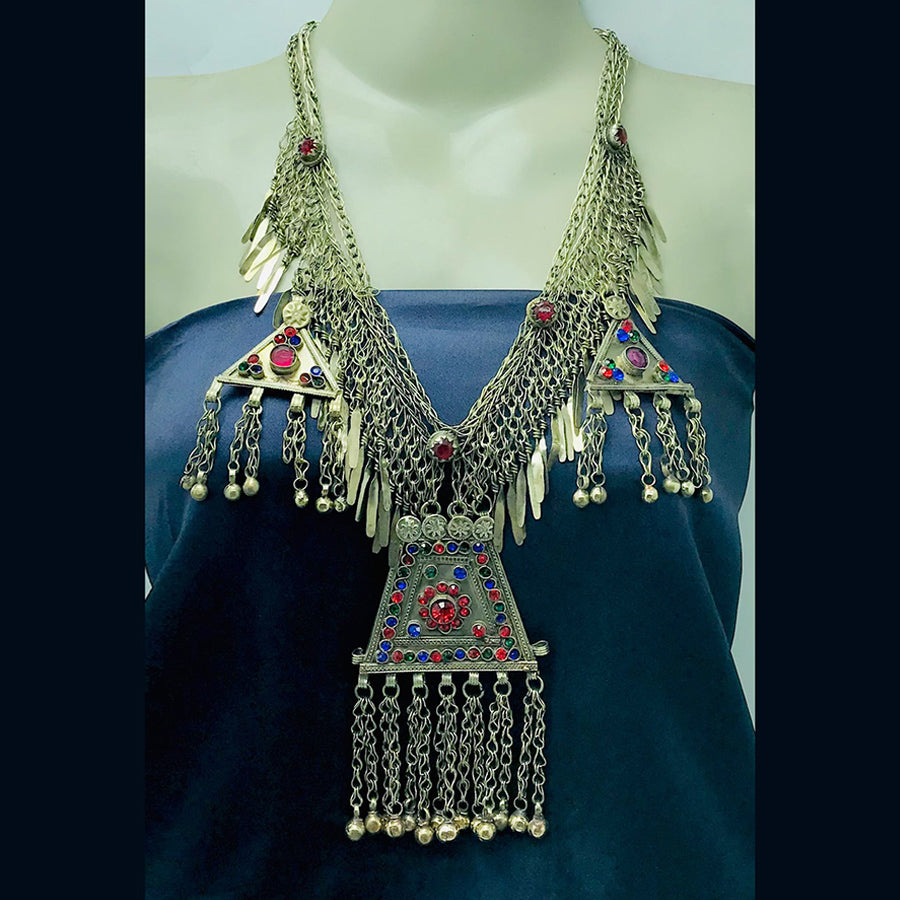 Silver Kuchi Bib Necklace With Dangling Pendant