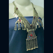 Load image into Gallery viewer, Silver Kuchi Bib Necklace With Dangling Pendant
