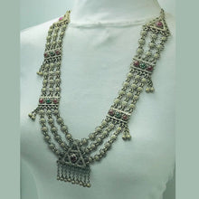 Load image into Gallery viewer, Silver Kuchi Pendant Necklace With Glass Stones
