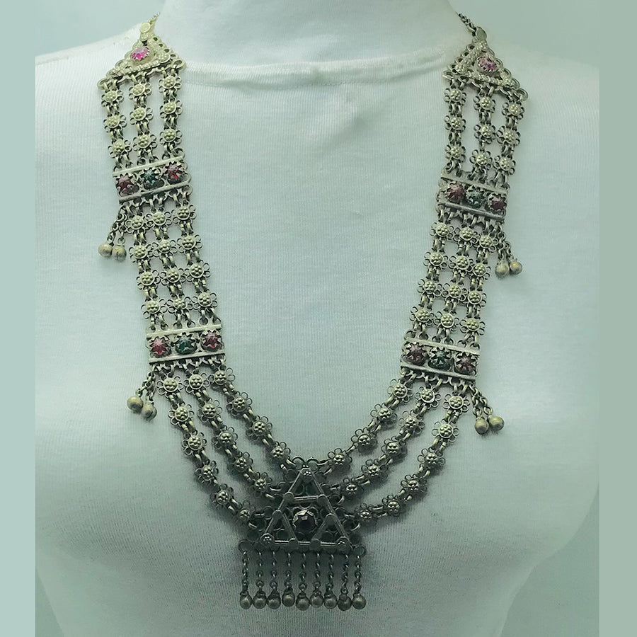 Silver Kuchi Pendant Necklace With Glass Stones