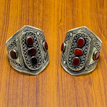 Load image into Gallery viewer, Front Three Stone Style Boho Kuchi Bracelet
