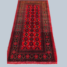 Load image into Gallery viewer, Traditional Handwoven Bashiri Rug
