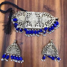 Load image into Gallery viewer, Tribal Amulet Blue Beads Choker with Earrings
