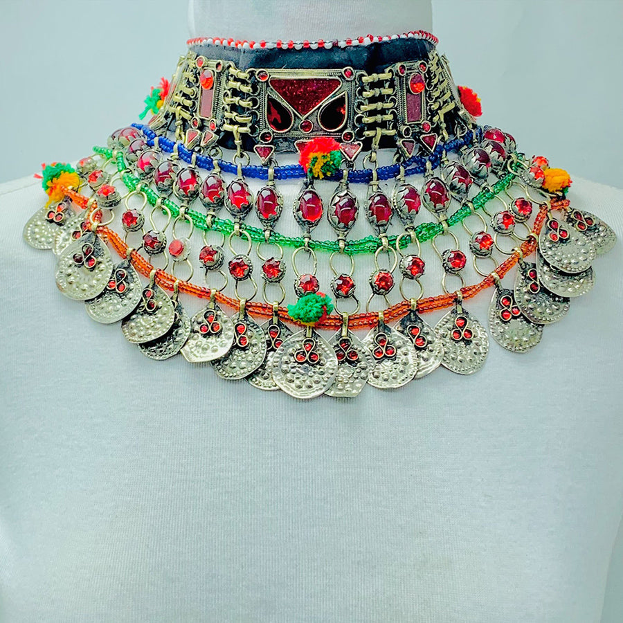Multicolor Choker Necklace With Silver Dangling Coins