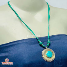 Load image into Gallery viewer, Turquoise Beaded Light Weight Pendant Necklace
