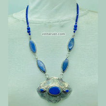 Load image into Gallery viewer, Vintage Blue Lapis Lazuli Stone Necklace
