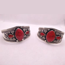 Load image into Gallery viewer, Vintage Coral Stones Cuff Bracelet
