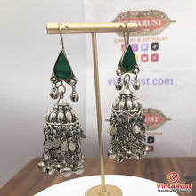 Load image into Gallery viewer, Vintage Green and Silver Dangle Earrings
