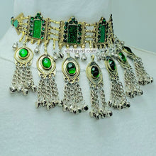 Load image into Gallery viewer, Vintage Green Choker Necklace With Dangling Bells
