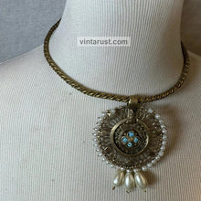 Load image into Gallery viewer, Vintage Handmade Collar Choker Necklace
