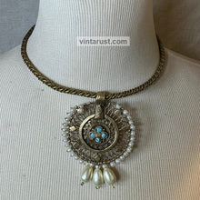 Load image into Gallery viewer, Vintage Handmade Collar Choker Necklace
