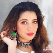 Load image into Gallery viewer, Vintage-Inspired Hoop Style Earrings
