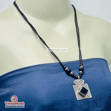 Load image into Gallery viewer, Vintage Black Stone Double Chain Beaded Necklace
