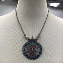 Load image into Gallery viewer, Vintage Large Pendant Necklace With Chain
