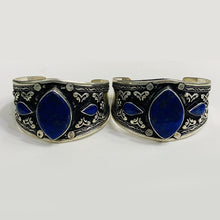 Load image into Gallery viewer, Vintage Mid Century Natural Lapis Lazuli Bracelet

