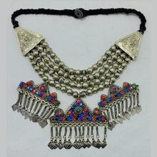 Load image into Gallery viewer, Vintage Silver Metallic Beaded Chain Necklace
