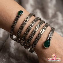 Load image into Gallery viewer, Vintage Spiral Green Stone Cuff Bracelet
