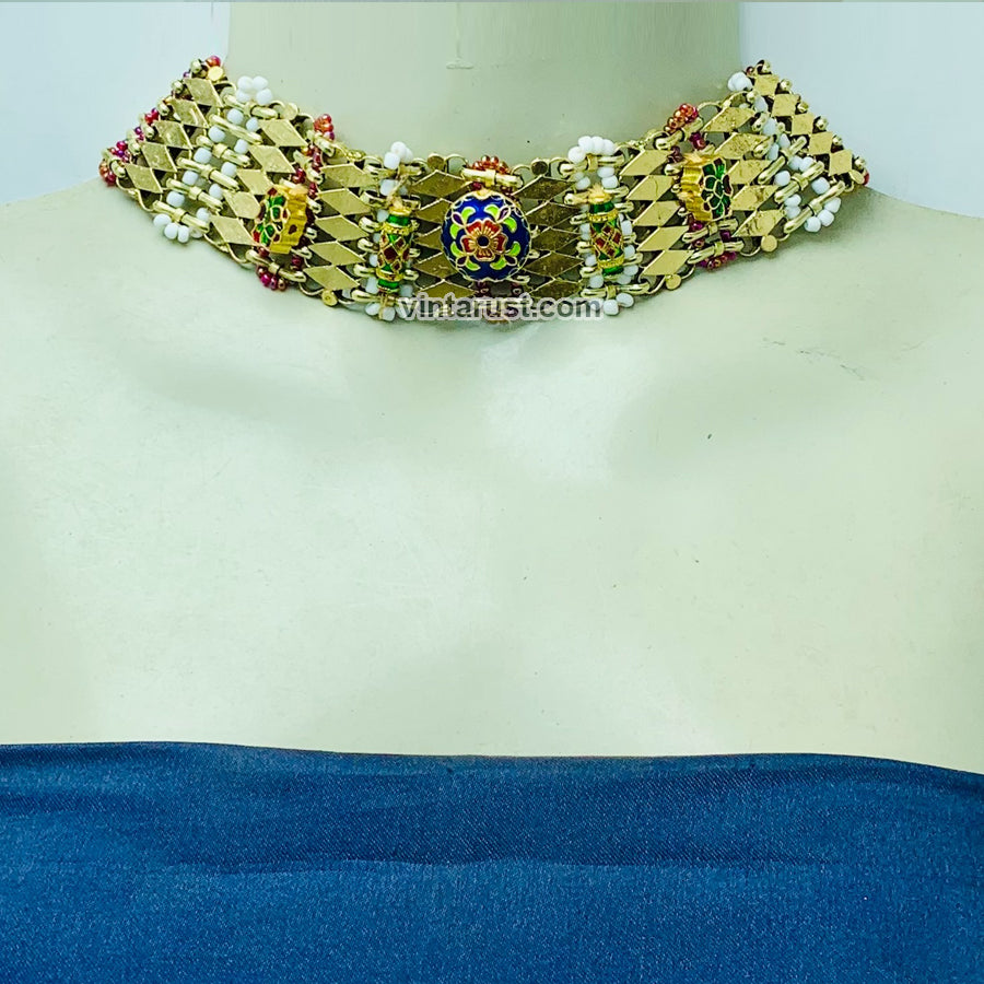 Vintage Style Golden Metal Choker Necklace