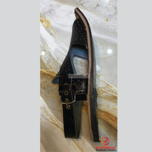 Load image into Gallery viewer, Black Leather Tribal Peshawari Chappal
