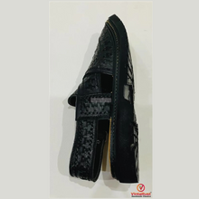 Load image into Gallery viewer, Black Men Peshawari Chappal ,Stylish Unique Design Woven Gents Sandals
