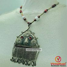 Load image into Gallery viewer, Wooden Beaded Necklace With Dangling Pendant
