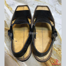 Load image into Gallery viewer, Black Leather Tribal Peshawari Chappal
