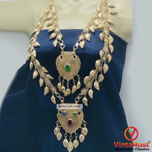 Load image into Gallery viewer, Vintage Bib Necklace With Two Layers Pendants and Leaf Style Tassels
