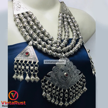 Load image into Gallery viewer, Metal Beaded Necklace With Dangling Pendants

