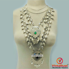 Load image into Gallery viewer, Vintage Bib Necklace With Two Layers Pendants and Leaf Style Tassels
