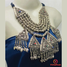 Load image into Gallery viewer, Vintage Multilayered Necklace With Dangling Pendants
