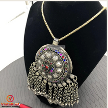 Load image into Gallery viewer, Traditional Metal Round Long Necklace
