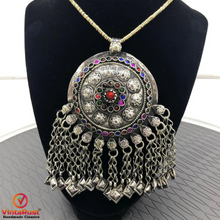 Load image into Gallery viewer, Traditional Metal Round Long Necklace
