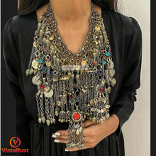 Load image into Gallery viewer, Oversized Necklace Embellished with Fish Motifs
