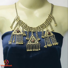 Load image into Gallery viewer, Vintage Three Dangling Pendants Necklace
