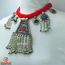 Load image into Gallery viewer, Red Kuchi Choker Necklace With Massive Pendant
