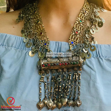 Load image into Gallery viewer, Vintage Big Pendant Necklace With Dangling Tassels
