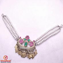 Load image into Gallery viewer, Antique Choker Necklace Three Flower With Pearls
